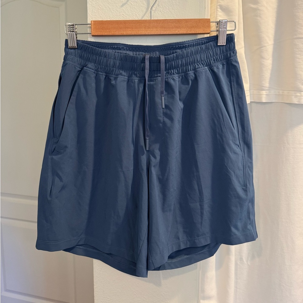 Lululemon Pace Breaker Linerless 7” Men’s Shorts Size Small Blue Twill
